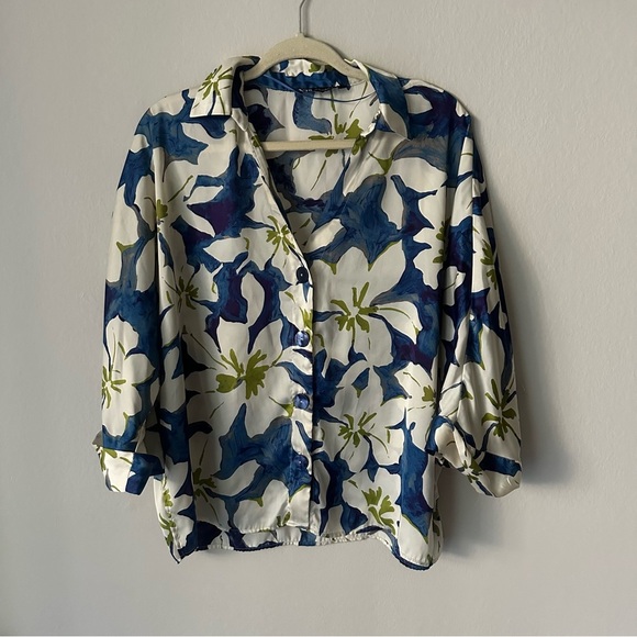Zara Floral Button Down Oversize Shirts in White and Blue Size M - Picture 2 of 10